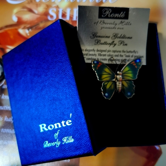 Butterfly 🦋 Pin - Picture 2 of 5